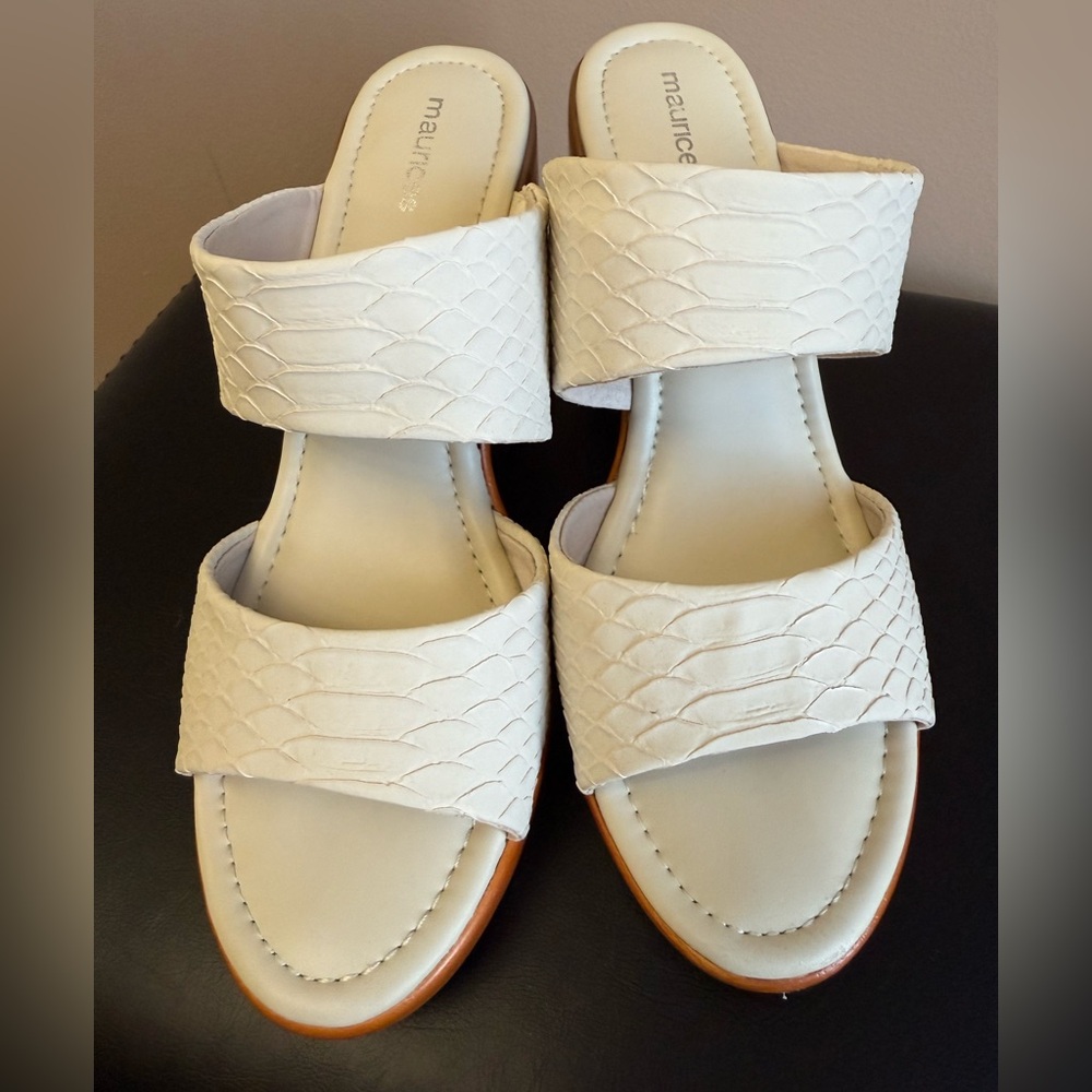 Maurices Brittany White Textured Wood Block Heeled Sandals - Picture 3 of 5